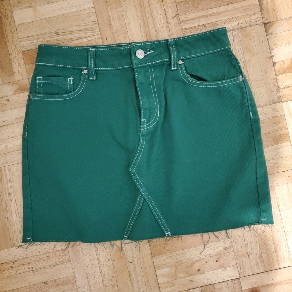 Structured high rise skirt